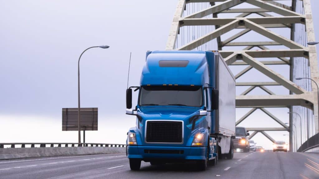 Tips for Semi Truck Driving During High Winds